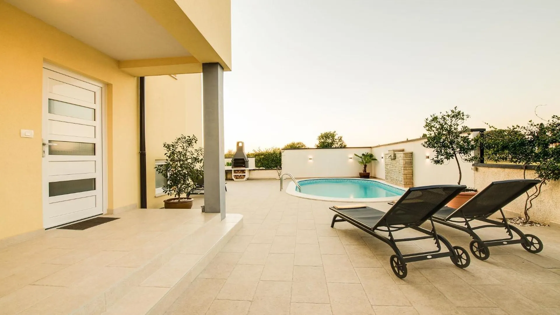 Villa Cera Fuer 8 Personen In Pula