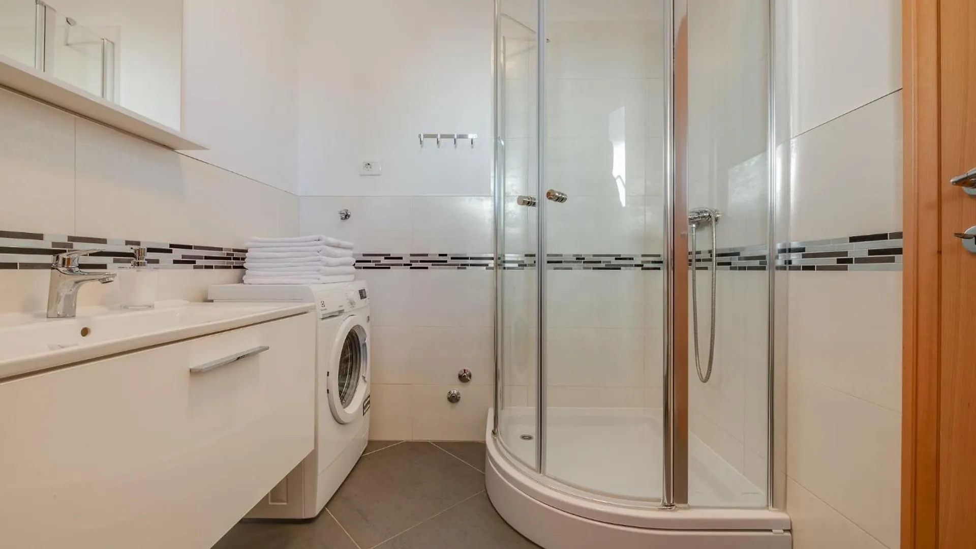 Villa Cera Fuer 8 Personen In Pula 0*,  Croatia