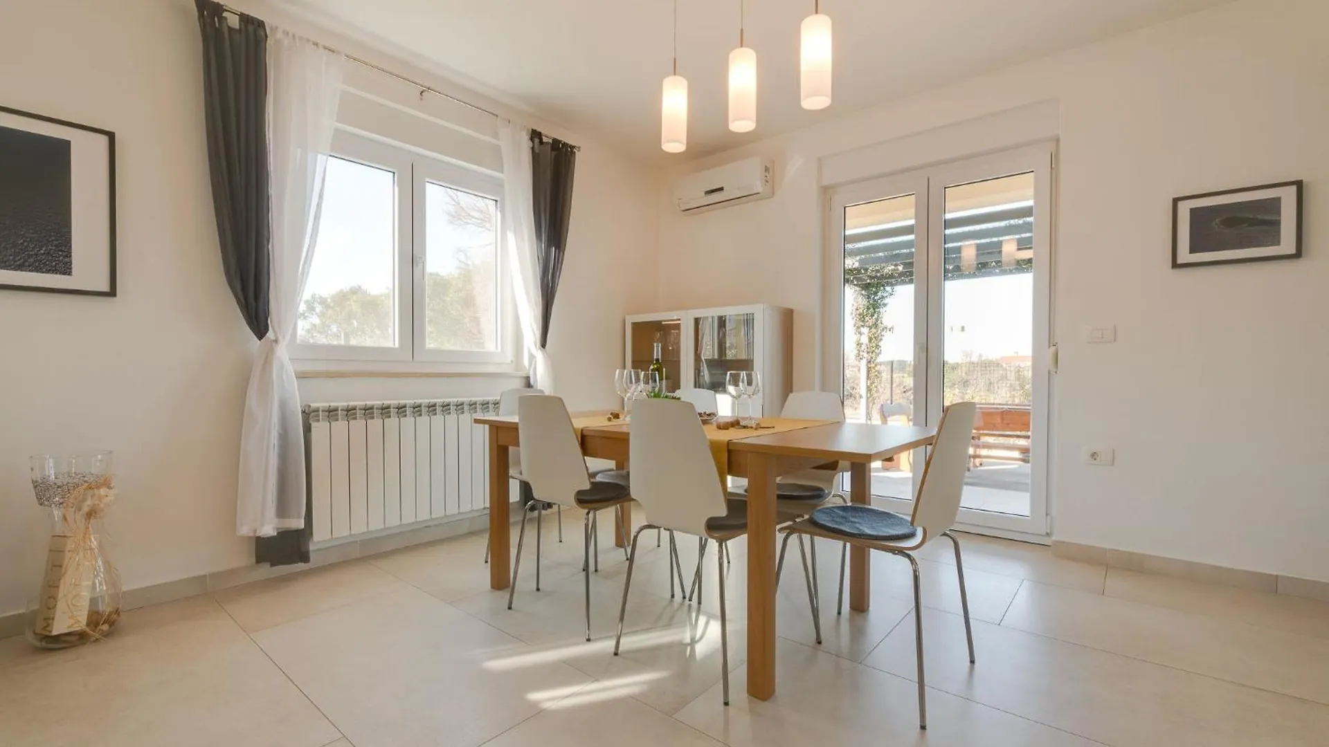 Villa Cera Fuer 8 Personen In Pula 0*,  Croatia