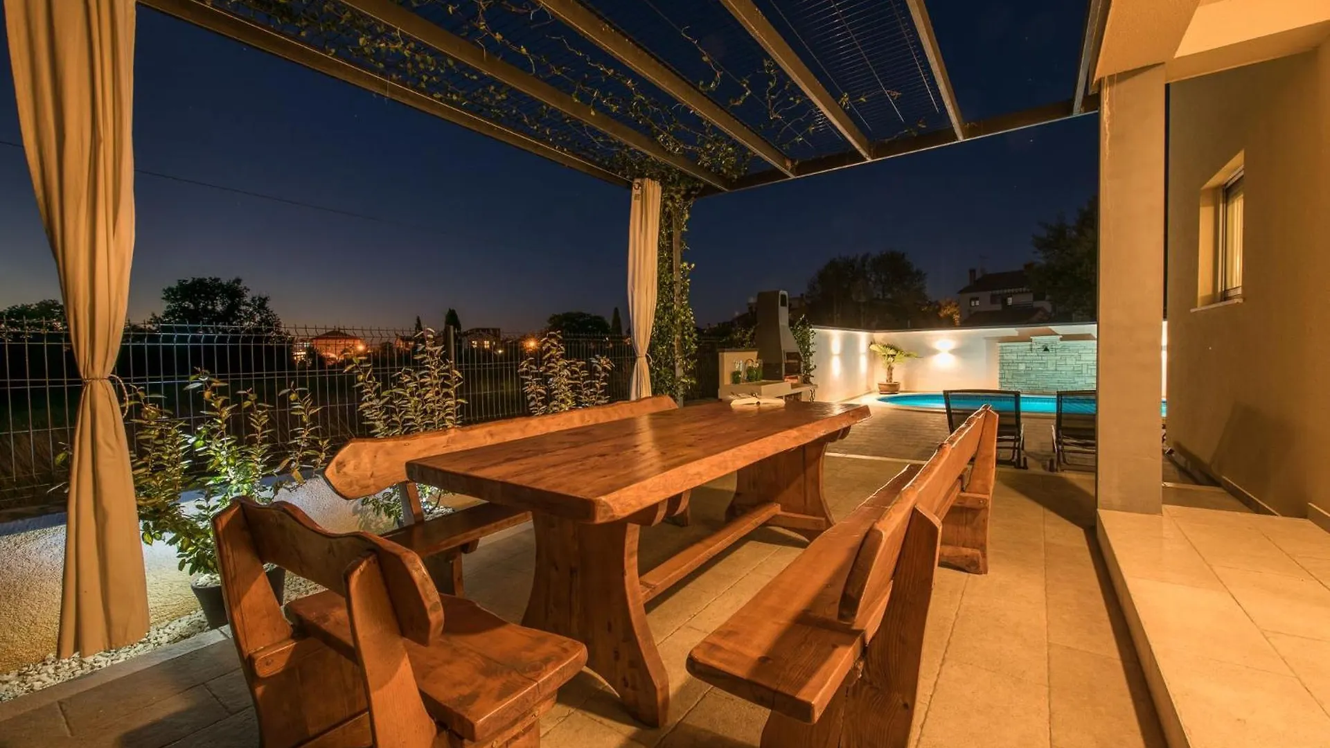 Villa Cera Fuer 8 Personen In Pula